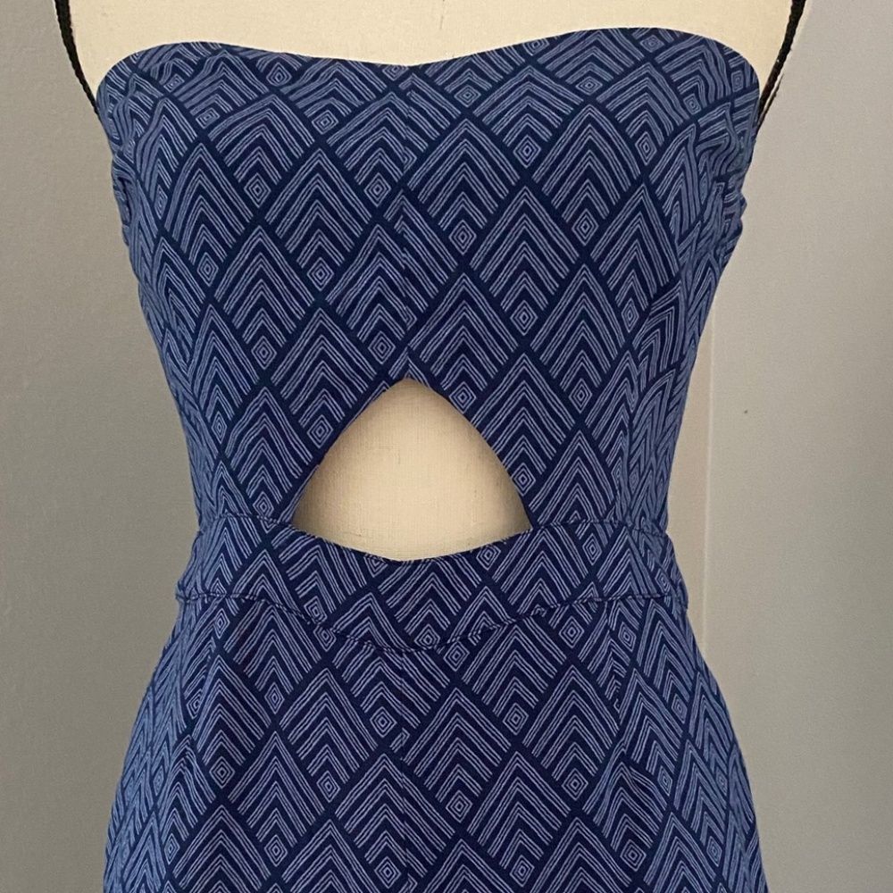 LOVE! Mahina Maui Boutique Strapless Cropped Leg Jumpsuit Cut-Out Tummy Detail M